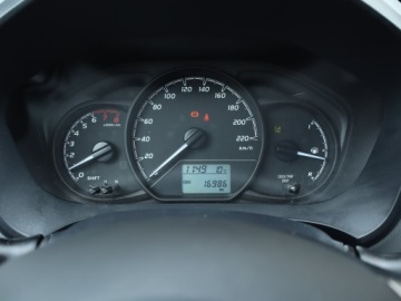 Toyota Yaris III Hatchback 5d Facelifting 2017 1.0 VVT-i 72KM 2020 Toyota Yaris 1.0 VVT-i, Salon Polska, zdjęcie 10