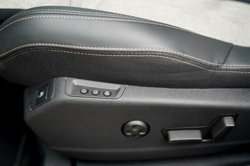 Peugeot 3008 II Plug-In Hybrid Facelifting 1.6 HYBRID4 300KM 2022 Peugeot 3008 GT full led skóra masaze ACC kamera, zdjęcie 18