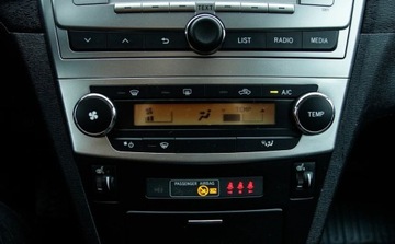 Toyota Avensis III Wagon Facelifting 1.8 Valvematic 147KM 2014 Toyota Avensis 1.8 benzyna 147KM LIFT po serwisie bezwypadkowy 1.8 Benzyna, zdjęcie 16