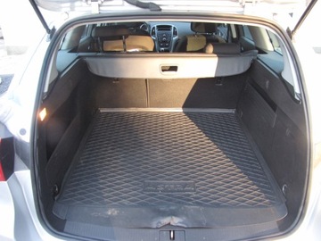 Opel Astra J Sports Tourer Facelifting 1.4 Turbo ECOTEC 140KM 2013 Opel Astra 2013 rok przebieg 85400km, zdjęcie 11