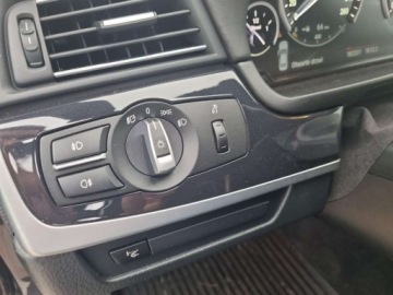 BMW Seria 5 F10-F11 Limuzyna Facelifting 530d 258KM 2013 BMW Seria 5 BMW seria 5, 530d X-drive 258KM automat 3.0 Diesel 258KM, zdjęcie 19