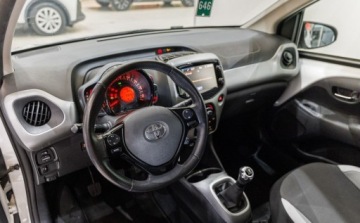 Toyota Aygo II Hatchback 5d 1.0 VVT-i 69KM 2017 Toyota Aygo 1.0 VVT-i X-play EU6 Benzyna 69KM, zdjęcie 27