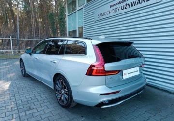 Volvo V60 II  2024 Volvo V60 2.0 398KM T6 AWD Plug-in Hybrid BLIS Kamera360 HarmanKardon ASO, zdjęcie 4