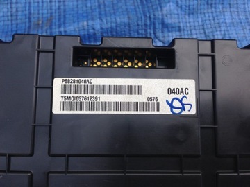 DODGE CHALLENGER 6.4 SRT 15 16 17 18 PŘÍSTROJOVÁ DESKA