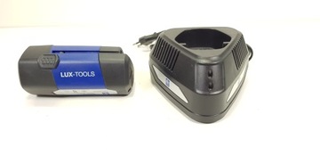 LUX-Tools Быстрое зарядное устройство 20 В