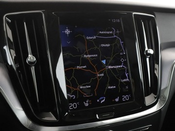 Volvo V60 II  Kombi Plug-in 2.0 T6 Plug-In Hybrid 341KM 2020 Volvo V60 Inscription Expression PHEV AWD T6, zdjęcie 26