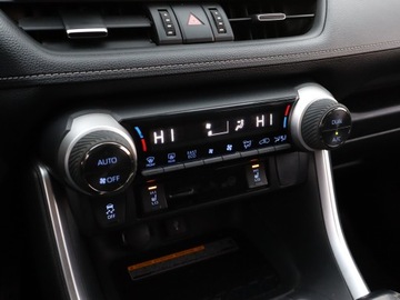Toyota RAV4 V SUV 2.5 Hybrid Dynamic Force 218KM 2021 Toyota RAV 4 2.5 Hybrid, Salon Polska, zdjęcie 18