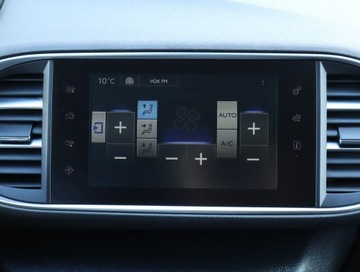 Peugeot 308 II SW 1.2 PureTech 130KM 2015 Peugeot 308 1.2 PureTech, Salon Polska, Navi, zdjęcie 12