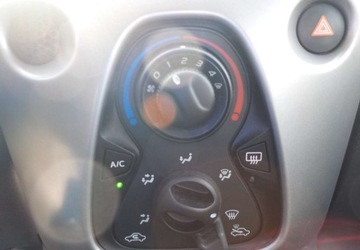 Toyota Aygo II Hatchback 5d 1.0 VVT-i 69KM 2016 Toyota Aygo Okazja Benzyna 70KM, zdjęcie 29