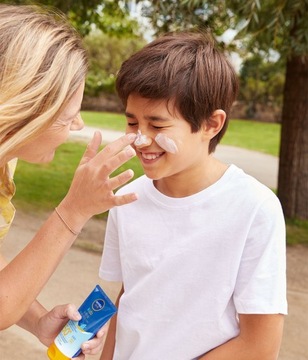 Детский солнцезащитный бальзам NIVEA SUN SPF 50+.