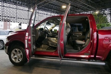 Dodge Ram IV 5.7 V8 390KM 2017 Dodge RAM Laramie1500V8HEMI5.7 Hak 390KM 4x4 Szyberdach Wentyl Alpine Navi, zdjęcie 5