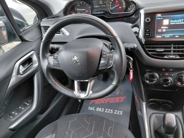 Peugeot 2008 I SUV Facelifting 1.2 PureTech 82KM 2018 Peugeot 2008 Tablet Kamera Klimatyzacja Sensor PDC 1.2 Benzyna 82KM, zdjęcie 18