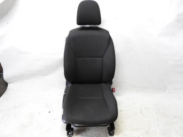 Toyota Auris I 06-09 5D Fotel prawy przod przedni