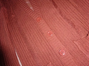 NEW LOOK dłuższy sweter ,,oczka'' guziki r.10/38