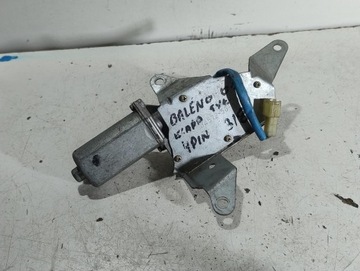 MOTOREK STĚRAČE KRYT 4 PIN SUZUKI BALENO I 34572-581