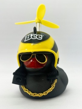 РЕЗИНОВАЯ УТОЧКА ДЛЯ АВТОМОБИЛЯ СО ШЛЕМНОЙ УТОЧКОЙ НА ДОСКЕ С ПРОПЕЛЛЕРОМ И СТЕКЛЯНАМИ