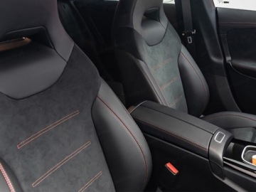 Mercedes CLA C118/X118 Shooting Brake Facelifting 1.3 200 163KM 2025 CLA 200 AMG Line Shooting Brake 1.3 (163KM) 2025, zdjęcie 11