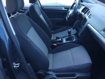 Volkswagen Golf VII Variant 1.2 TSI BlueMotion Technology 85KM 2017 VW Golf 1.2 TSI, Salon Polska, Serwis ASO, Klima, zdjęcie 8