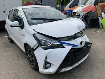 Toyota Yaris III 2018 Toyota Yaris Hybrid 1.5 VVT-i Model 2019 Salon PL, zdjęcie 10