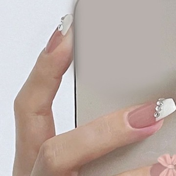 НОГТИ НАЖИМАЮТ НА НАКЛАДНЫЕ ГИПОТЕНУЗЫ НАКЛЕЙКИ ДЛЯ МАНИКЮРА