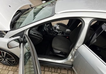 Ford Focus III Kombi 2.0 Duratorq TDCi DPF 115KM 2011 Ford Focus automat, bez korozji, klimatronik, 2.0 Diesel 115KM, zdjęcie 6