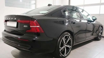 Volvo S60 III Sedan Facelifting 2.0 B5 250KM 2023 Volvo S60 Volvo S60 B5 B AWD Ultimate Dark 2.0 Benzyna 250KM, zdjęcie 5