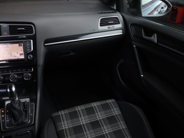 Volkswagen Golf VII GTD Variant Facelifting 2.0 TDI-CR BMT 184KM 2017 VW Golf 2.0 TDI GTD, 181 KM, Automat, Navi, Xenon, zdjęcie 7