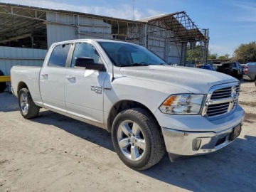  RAM 1500 Classic Slt 2019 5.7 Benzyna 395KM, zdjęcie 4