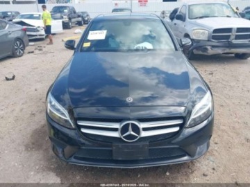 Mercedes Klasa C W205 2020 Mercedes-Benz Klasa C 2020 Mercedes-Benz C-Class C 300 Sedan 2.0 Benzyna, zdjęcie 10