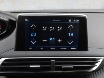 Peugeot 5008 II Crossover Facelifting 1.2 PureTech 130KM 2021 Peugeot 5008 PureTech 130, 7 miejsc, Klima, zdjęcie 19