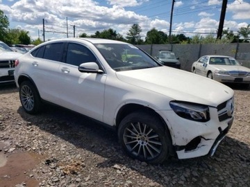 Mercedes GLC C253 2019 Mercedes-Benz GLC 2019 Mercedes-Benz GLC GLC 300 4MATIC Coupe 2.0 Benzyna, zdjęcie 5
