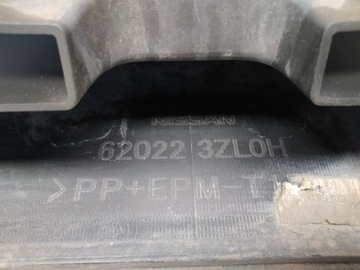 14+ NISSAN PULSAR NÁRAZNÍK PŘEDNÍ BEZ OTVORU TMAVÝ