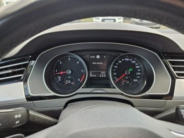 Volkswagen Passat B8 2020 Volkswagen Passat 1,6 Diesel 120KM nawigacja DSG, zdjęcie 12