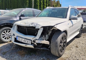 Mercedes GLK Off-roader 2.1 200 CDI BlueEFFICIENCY 143KM 2011 Mercedes-Benz GLK 2011r, 2.0CDI. Uszkodzony lewy przod. 2.1 Diesel 143KM, zdjęcie 2