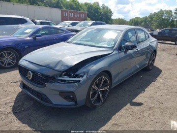 Volvo S60 III 2024 Volvo S60 B5 Core Dark Theme 2024 2.0l 2.0 Benzyna 247KM, zdjęcie 1