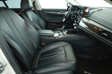 BMW Seria 5 G30-G31 Touring 525d 231KM 2018 BMW 5 525d, 227 KM, Automat, Skóra, Navi, Klima, zdjęcie 6