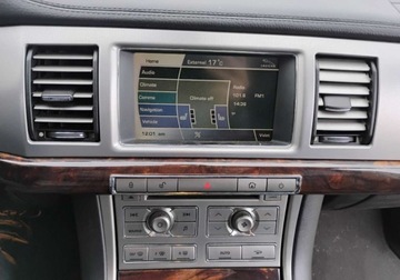 Jaguar XF I Sedan 3.0D V6 210KM 2010 Jaguar XF 2010r, 3.0 Diesel. AUTOMAT. Lekko uszkodzony prawy przod. 3.0, zdjęcie 12