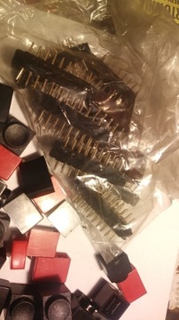 Кнопка ISOSTAT из Польской Народной Республики, 2 шт, красная ИЗ АРМИИ