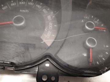 KIA SOUL PŘÍSTROJOVÁ DESKA BUDÍKY