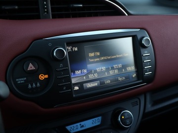Toyota Yaris III Hatchback 5d Facelifting Hybrid 100KM 2017 Toyota Yaris 1.5 Hybrid, Salon Polska, zdjęcie 11
