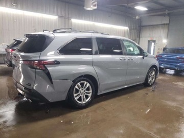 Toyota Sienna III 2022 Toyota Sienna XLE 2022 2.5l 2.5 Hybryda 245KM, zdjęcie 3