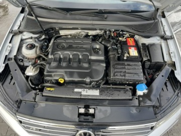 Volkswagen Passat B8 Variant 2.0 TDI BlueMotion SCR 190KM 2018 Volkswagen Passat Variant R-Line Highline Automat, zdjęcie 13