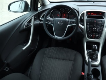 Opel Astra J Sports Tourer Facelifting 1.4 Turbo ECOTEC 120KM 2012 Opel Astra 1.4 T, Klima, Klimatronic, Tempomat, zdjęcie 6