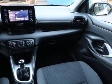 Toyota Yaris IV Hatchback 1.5 Dynamic Force 125KM 2021 Toyota Yaris 1.5 VVT-i, Salon Polska, zdjęcie 7