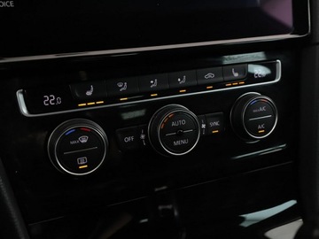 Volkswagen Golf VII GTD Variant Facelifting 2.0 TDI-CR BMT 184KM 2017 Volkswagen Golf GTD 184KM PDC grzane fotele, zdjęcie 22