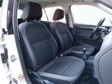 Skoda Fabia III Kombi Facelifting 1.0 TSI 95KM 2021 Skoda Fabia 1.0TSI 95KM Ambition SalonPL SerwisASO Kessy Kamera SmartLink, zdjęcie 13