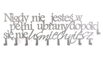 Metalowy wieszak z polską sentencją do przedpokoju