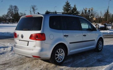 Volkswagen Touran II 1.6 TDI 105KM 2011 Volkswagen Touran GWARANCJA, 1. rej. 2012r, 1.6 TDI, Niski przebieg, Dobrz, zdjęcie 2
