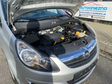 Opel Corsa D Hatchback 1.2 Twinport ECOTEC 70KM 2010 Opel Corsa KLIMATYZACJA PARKTRONIC PODGRZEWANE FOTELE PODGRZEWANA KIEROWNI, zdjęcie 14