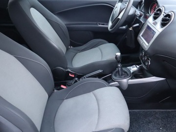 Alfa Romeo MiTo Hatchback 3d 1.3 JTDM-2 95KM 2010 Alfa Romeo MiTo 1.3 JTDM, Klima, zdjęcie 8